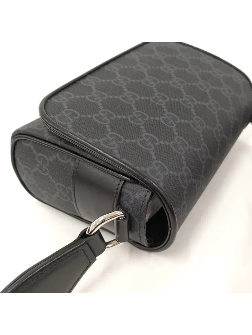 Gucci Shoulder Bag GG Supreme